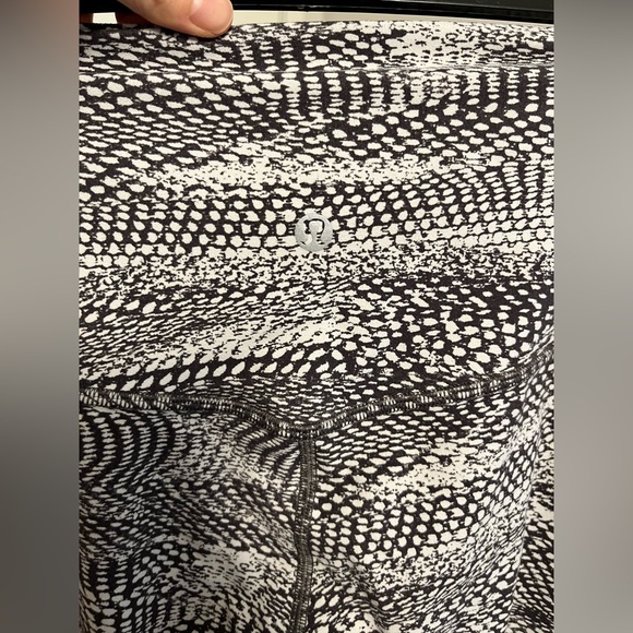 Lululemon Align Crop - Swerve Vapor Metal Grey | Color: Black/White | Size: 4 - Picture 4 of 7